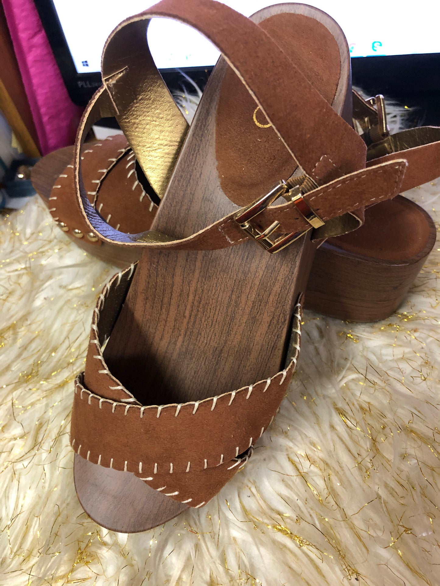 Woman Wedge Hill Platform Shoe Size 10