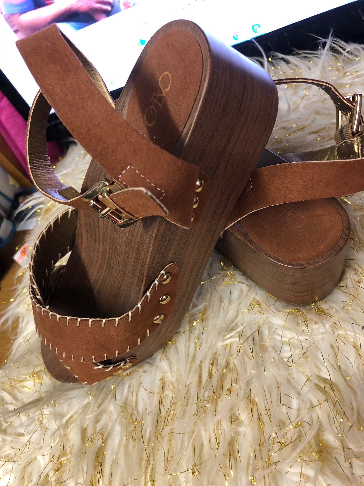 Woman Wedge Hill Platform Shoe Size 10