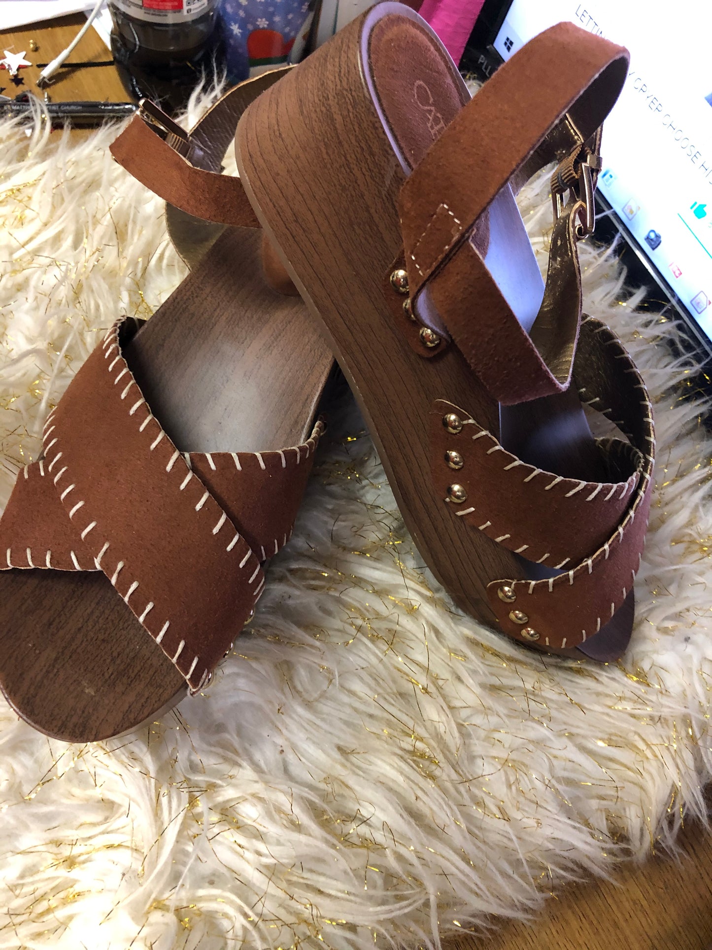 Woman Wedge Hill Platform Shoe Size 10