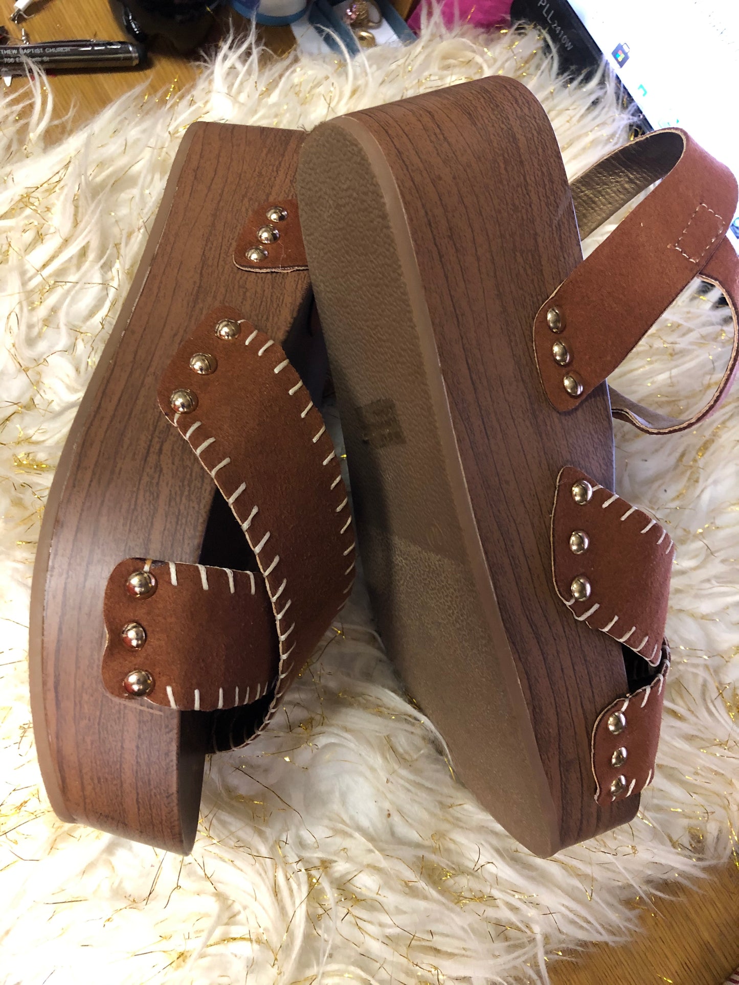 Woman Wedge Hill Platform Shoe Size 10