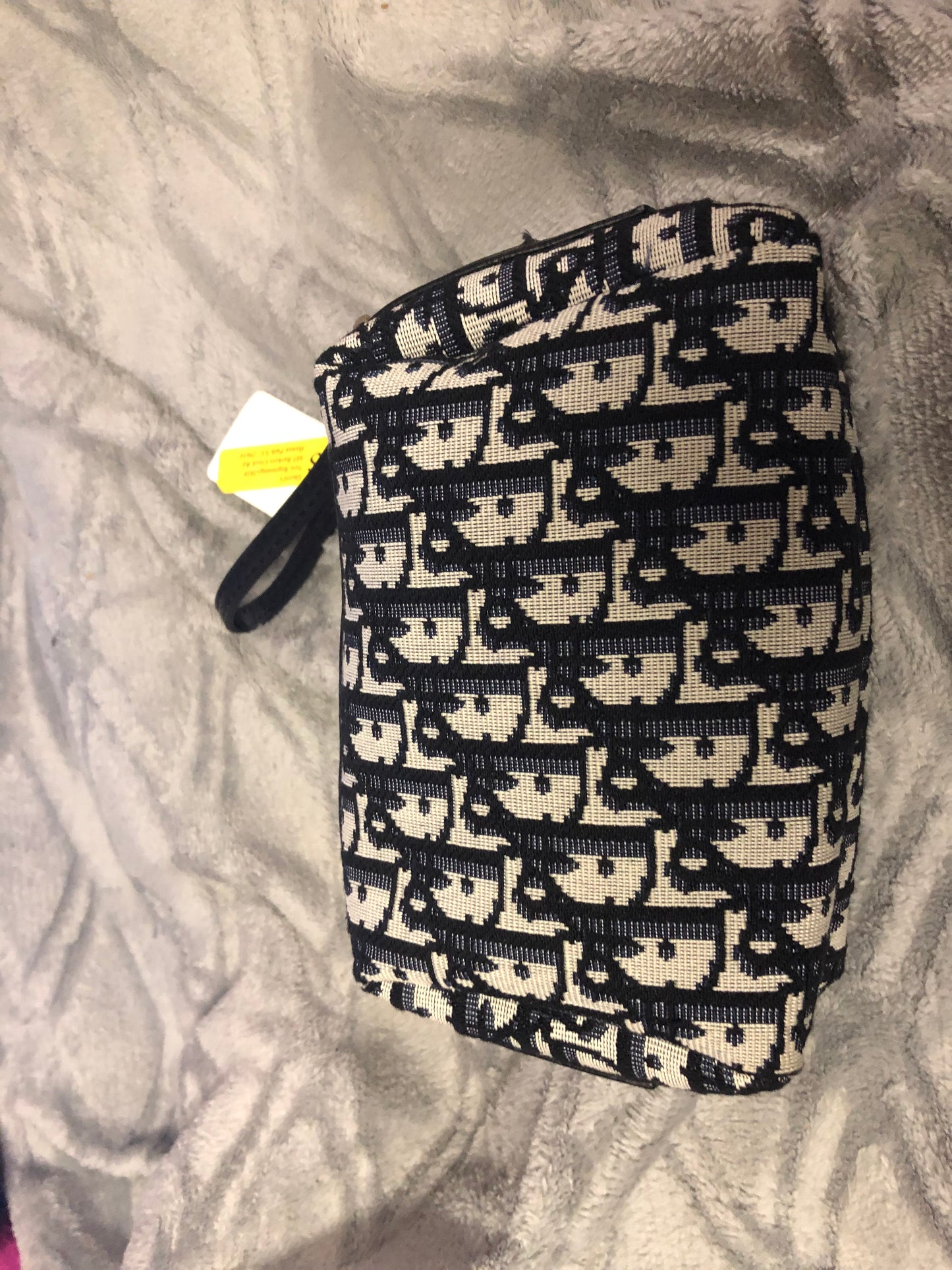 Womans Small D Wrislet Bag Color Black