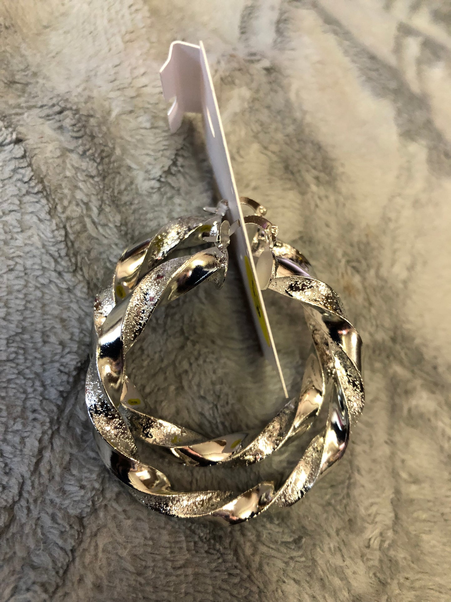 Fashion Pierced Twist Design Silver Med. Hoop Earings