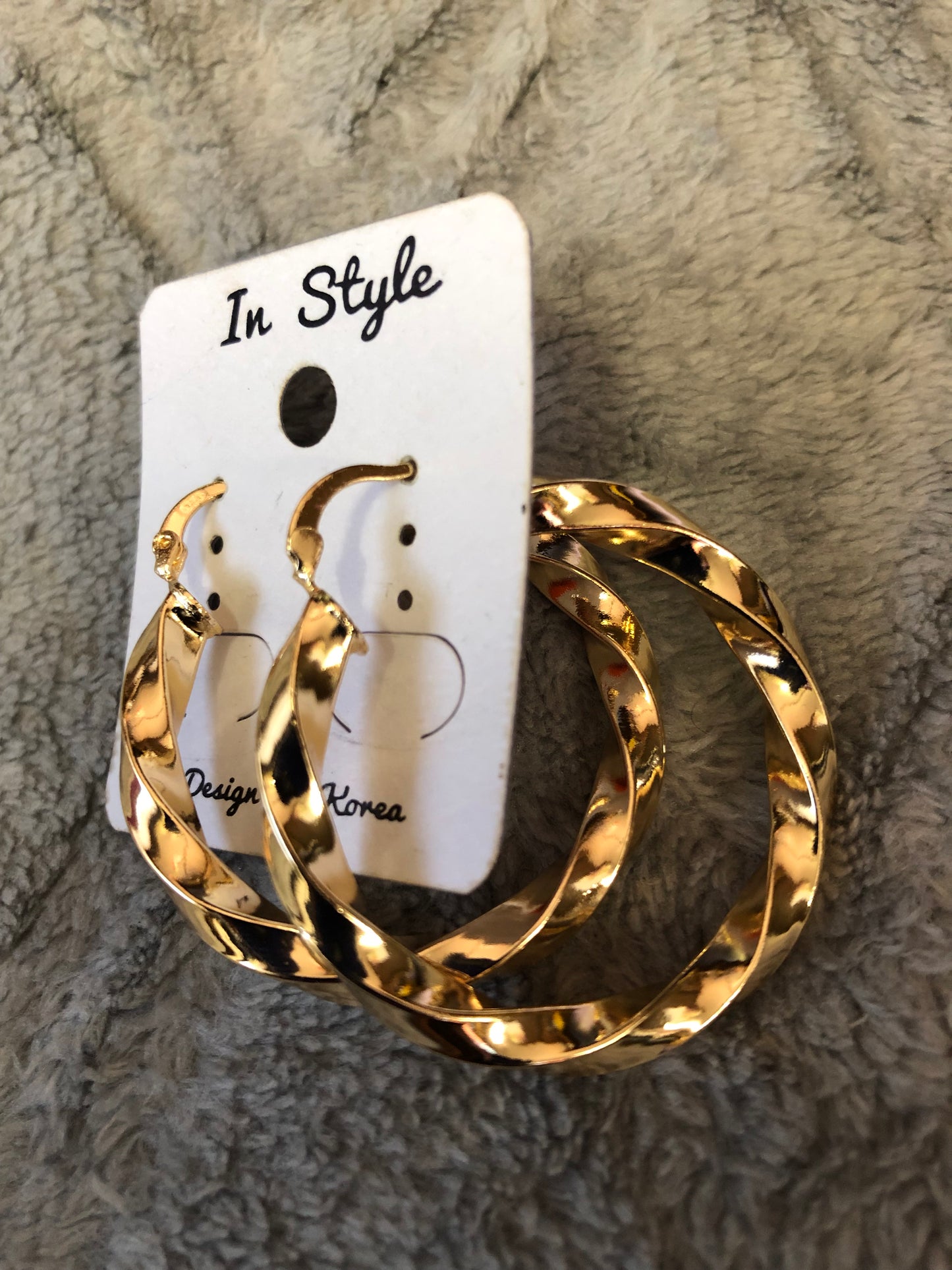 Fashion Med. Gold Filled Pierced Hoop Earrings