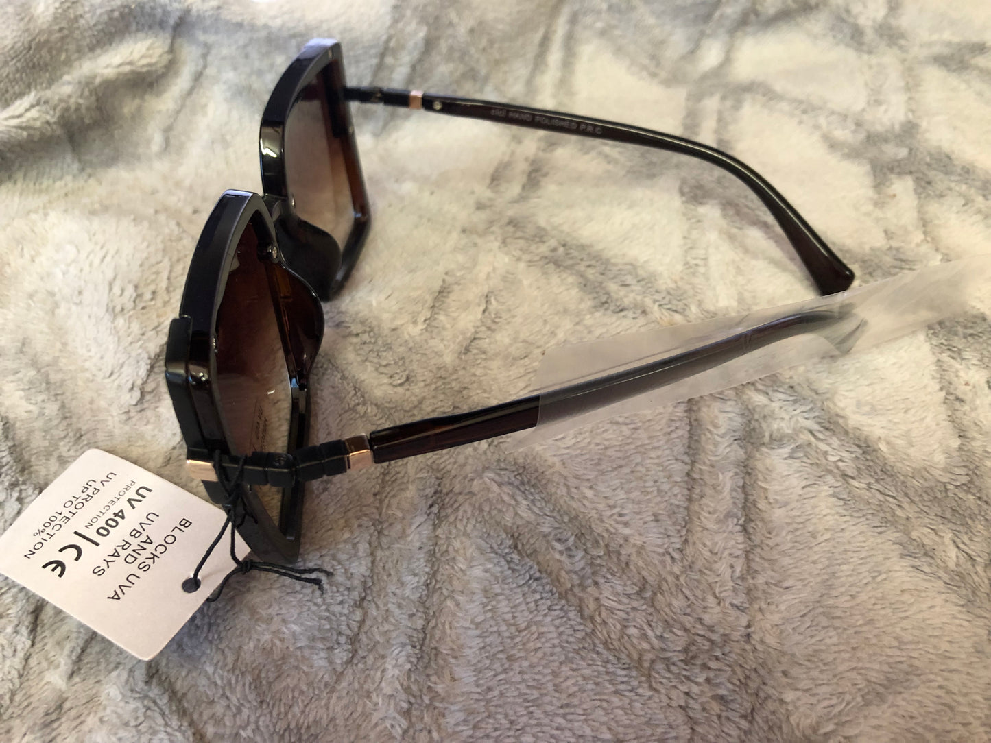 Woman Sunglasses Blocks uva And uvb Rays UV 400 Porctection