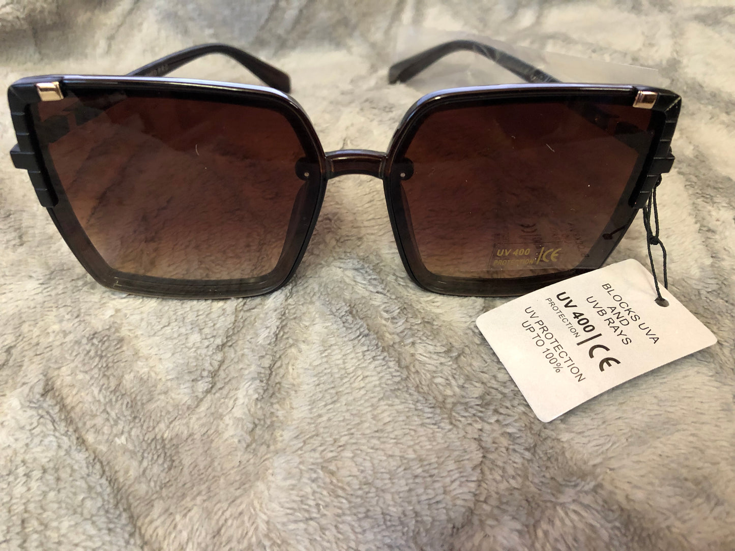 Woman Sunglasses Blocks uva And uvb Rays UV 400 Porctection