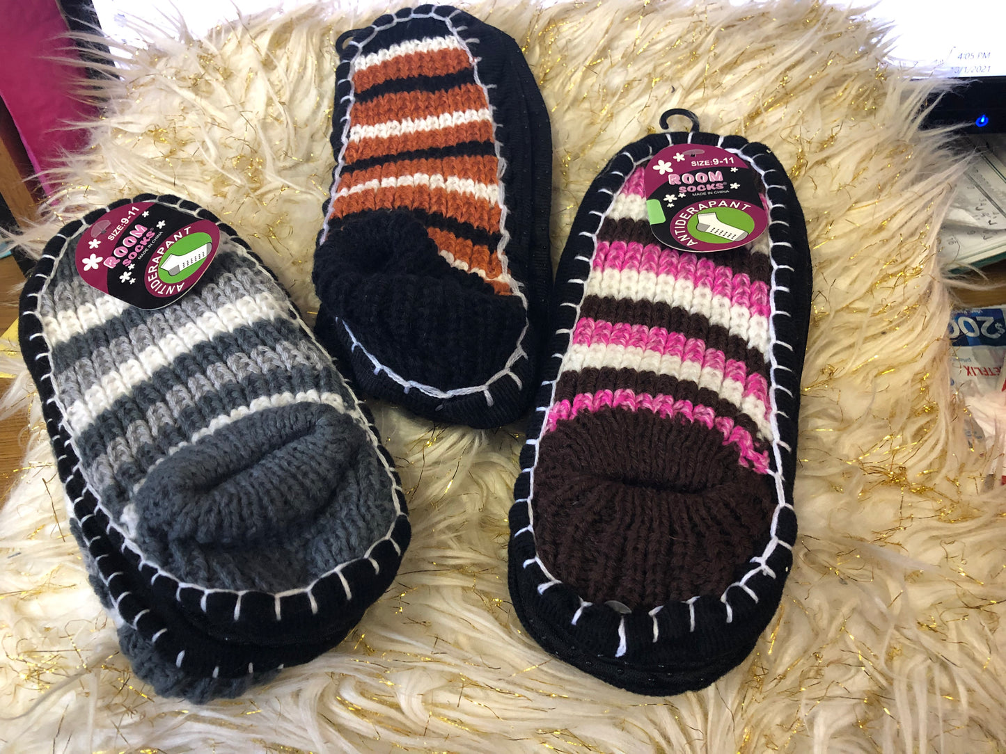 Room Socks Size 9-11 Antiderapant Colors