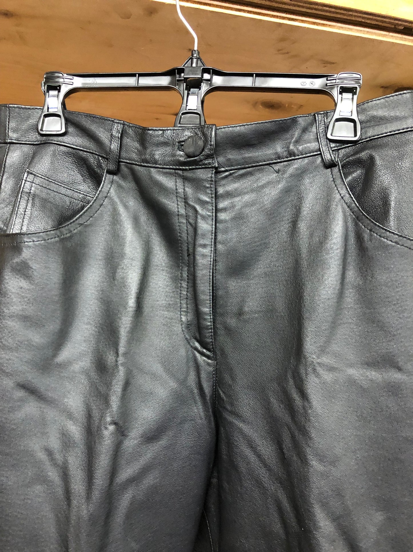 Woman 100% Leather Jean Pants 100% Nylon Lining Size 12 Color Black