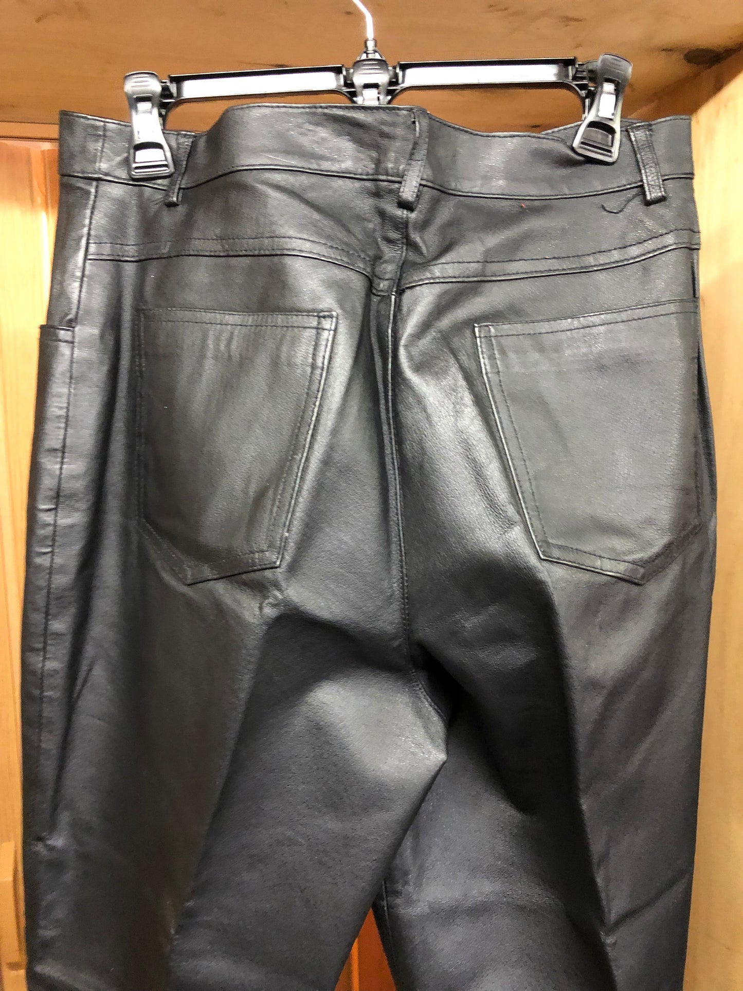 Woman 100% Leather Jean Pants 100% Nylon Lining Size 12 Color Black