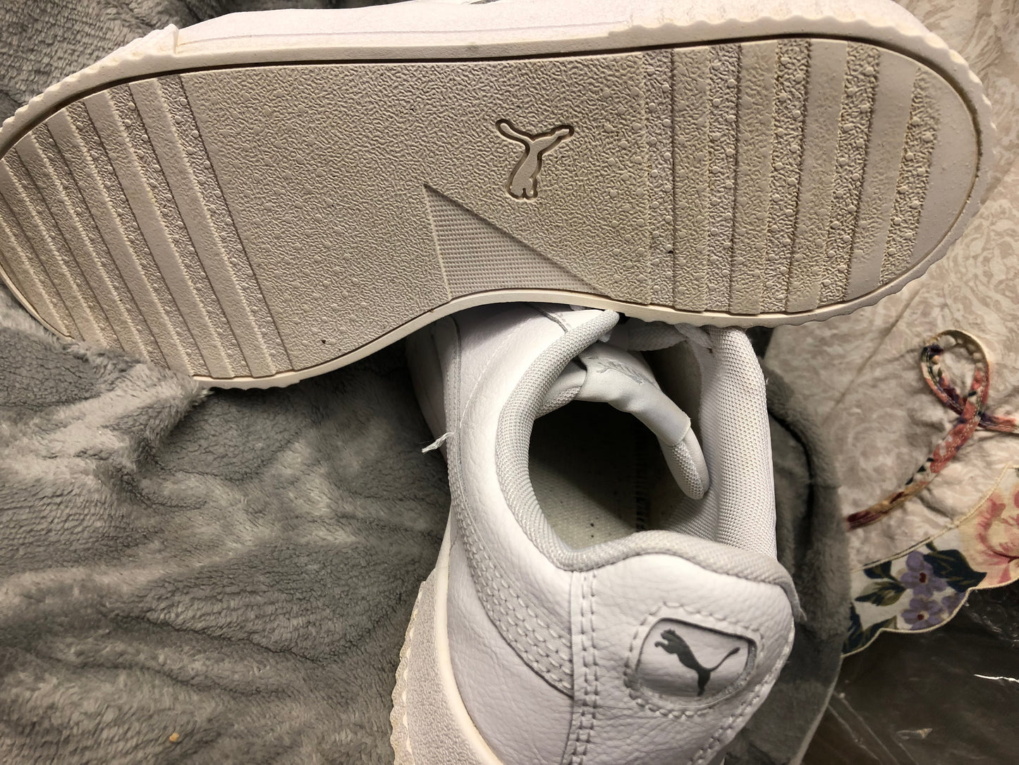 Woman All White Leather Puma Sneakers Size 10 (SOLD OUT)