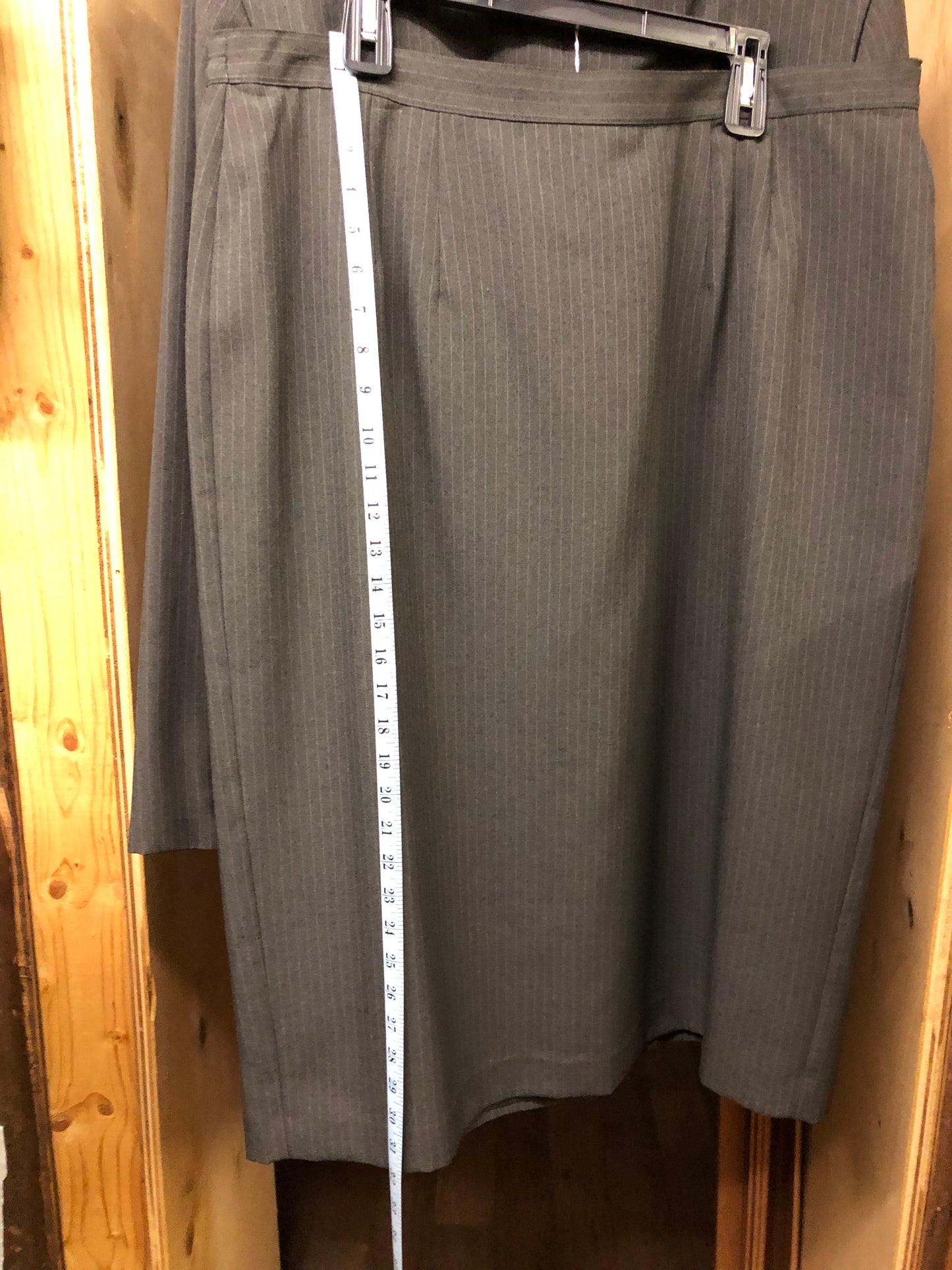 Woman Fashion 2Pc. NYP Pinstripe Coat Suit Size 20 Color Light Green
