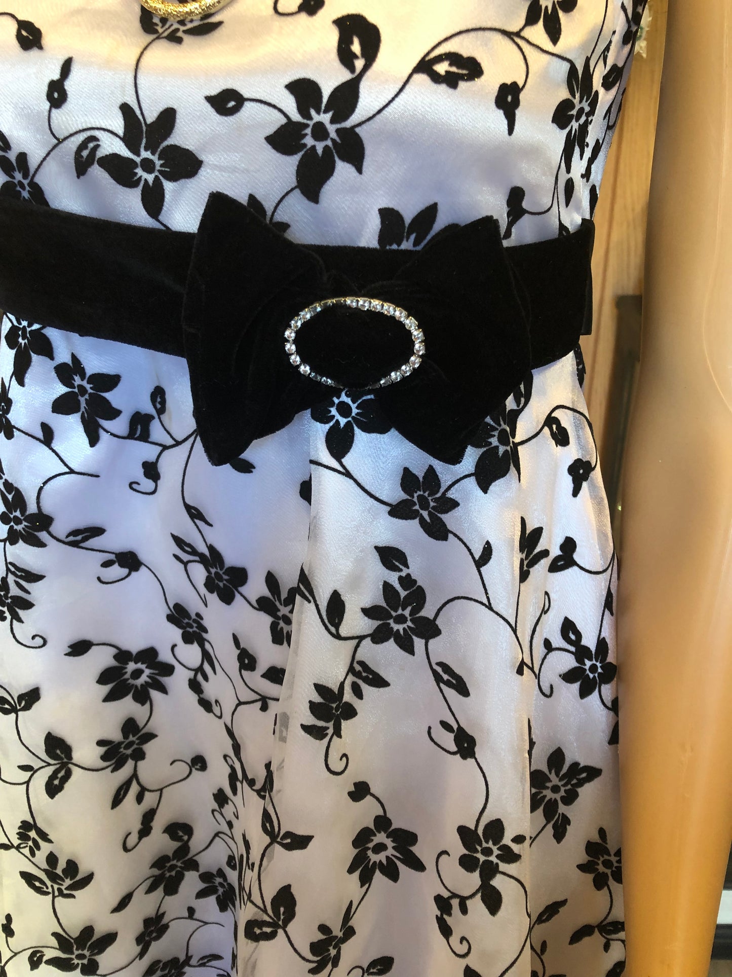 Young Girls Fashion Dress Size 12 Colors Black/White (ON SALE)