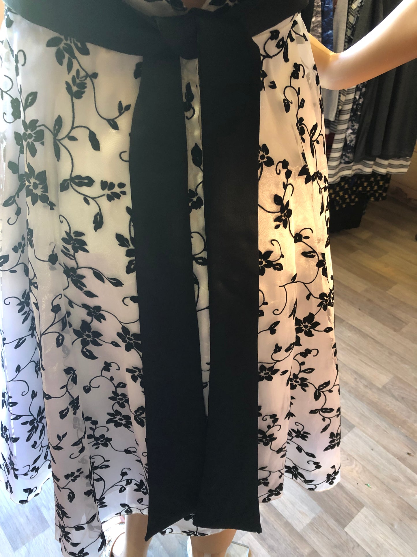 Young Girls Fashion Dress Size 12 Colors Black/White (ON SALE)