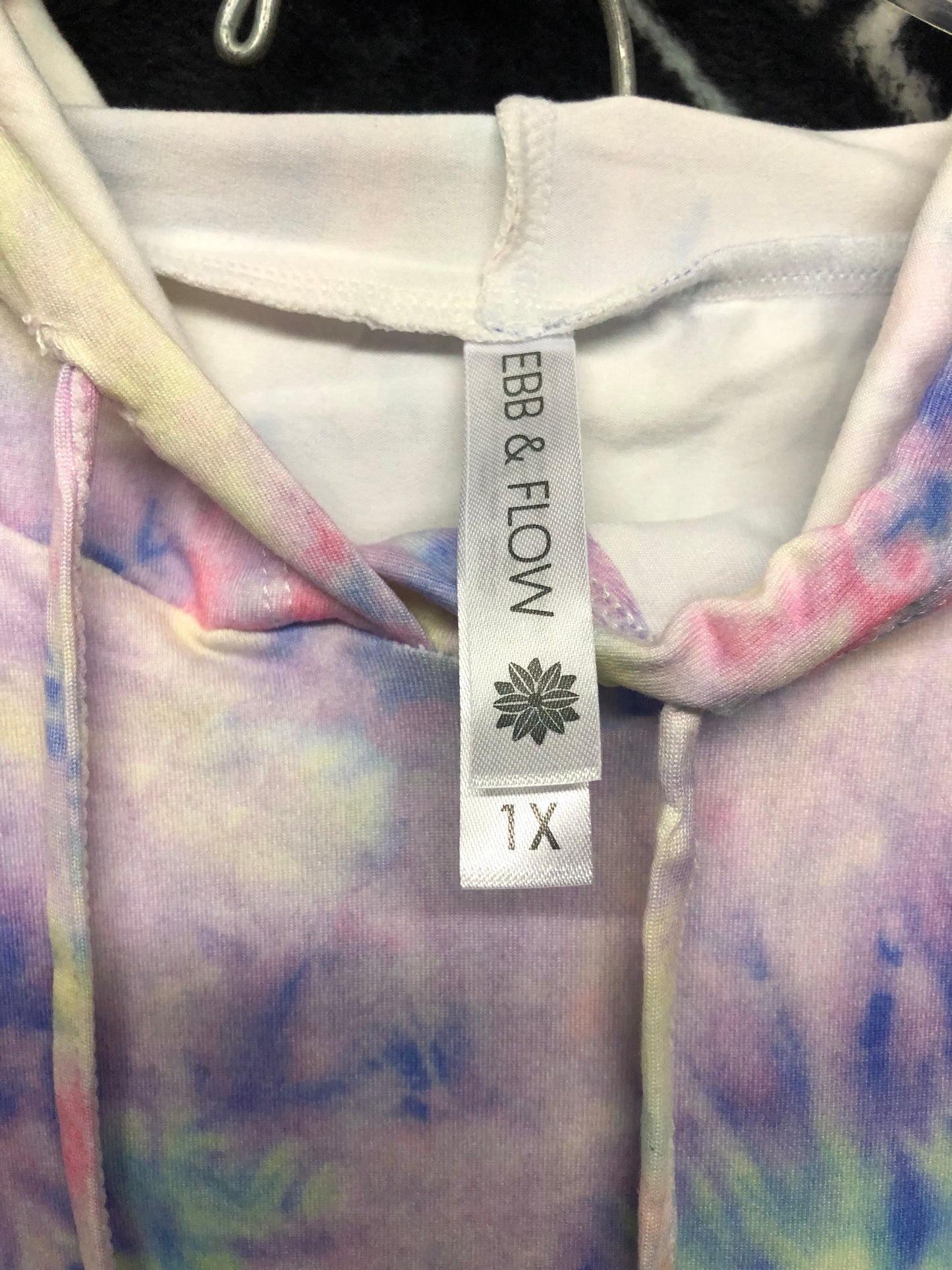 Woman Hoodie Tie Dye Jogger Set Size 1XL SOLD OUT)