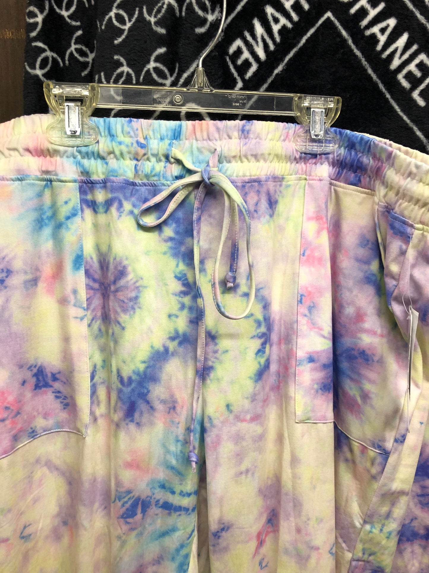 Woman Hoodie Tie Dye Jogger Set Size 1XL SOLD OUT)