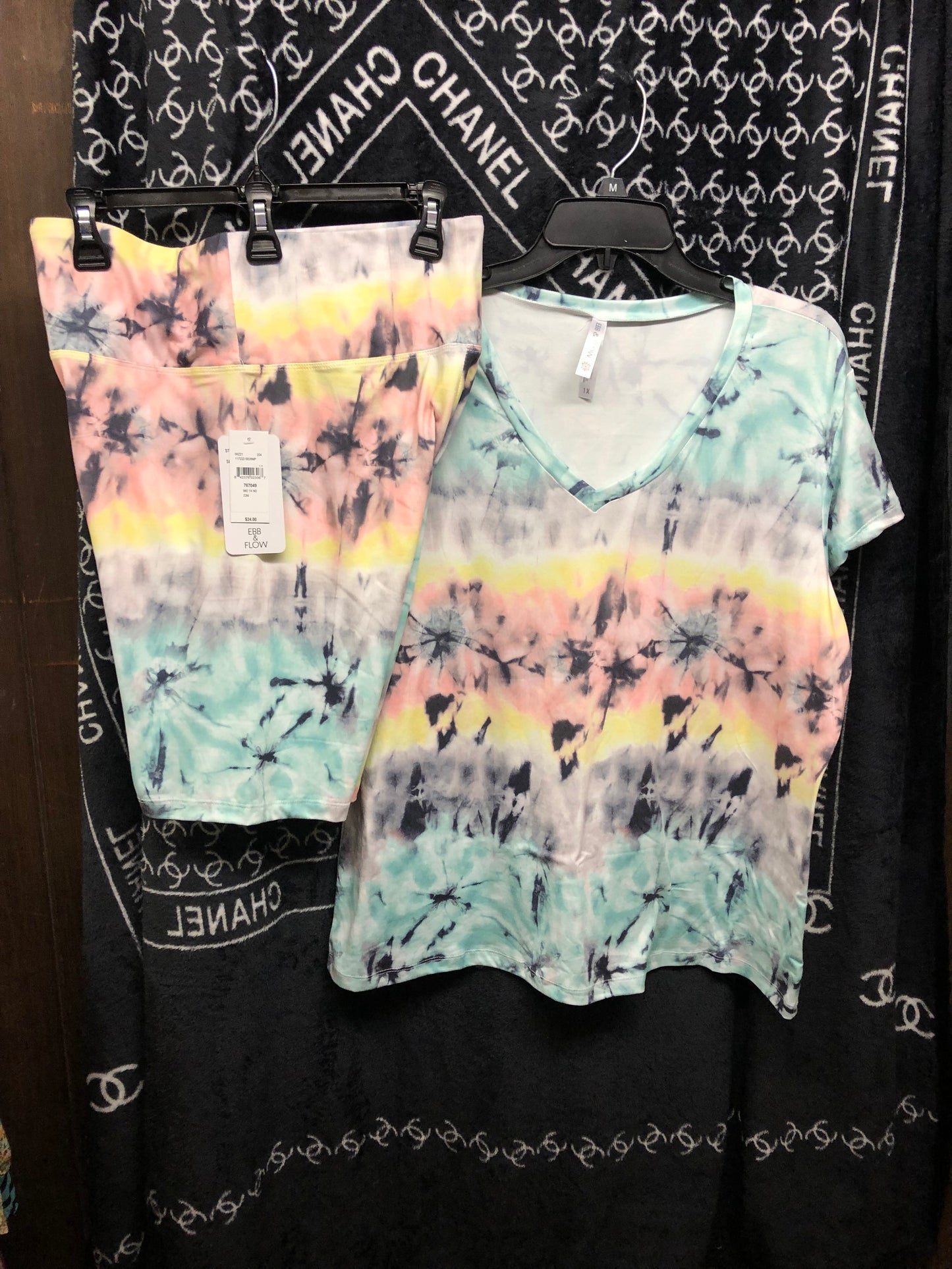 Womans Tie Dye Activewear Short Set Size 1XL