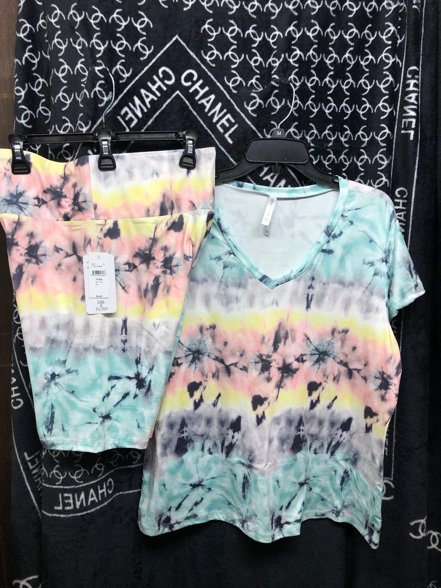 Womans Tie Dye Activewear Short Set Size 1XL
