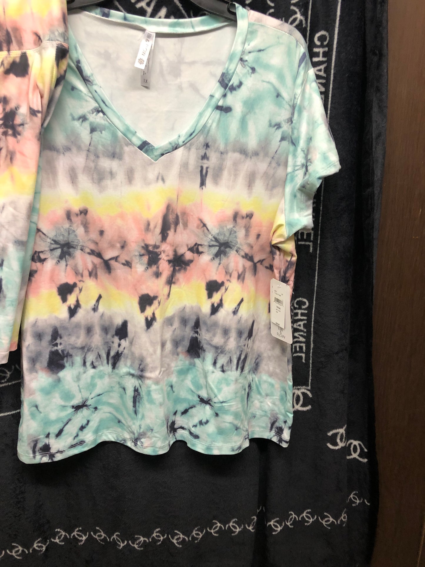 Womans Tie Dye Activewear Short Set Size 1XL