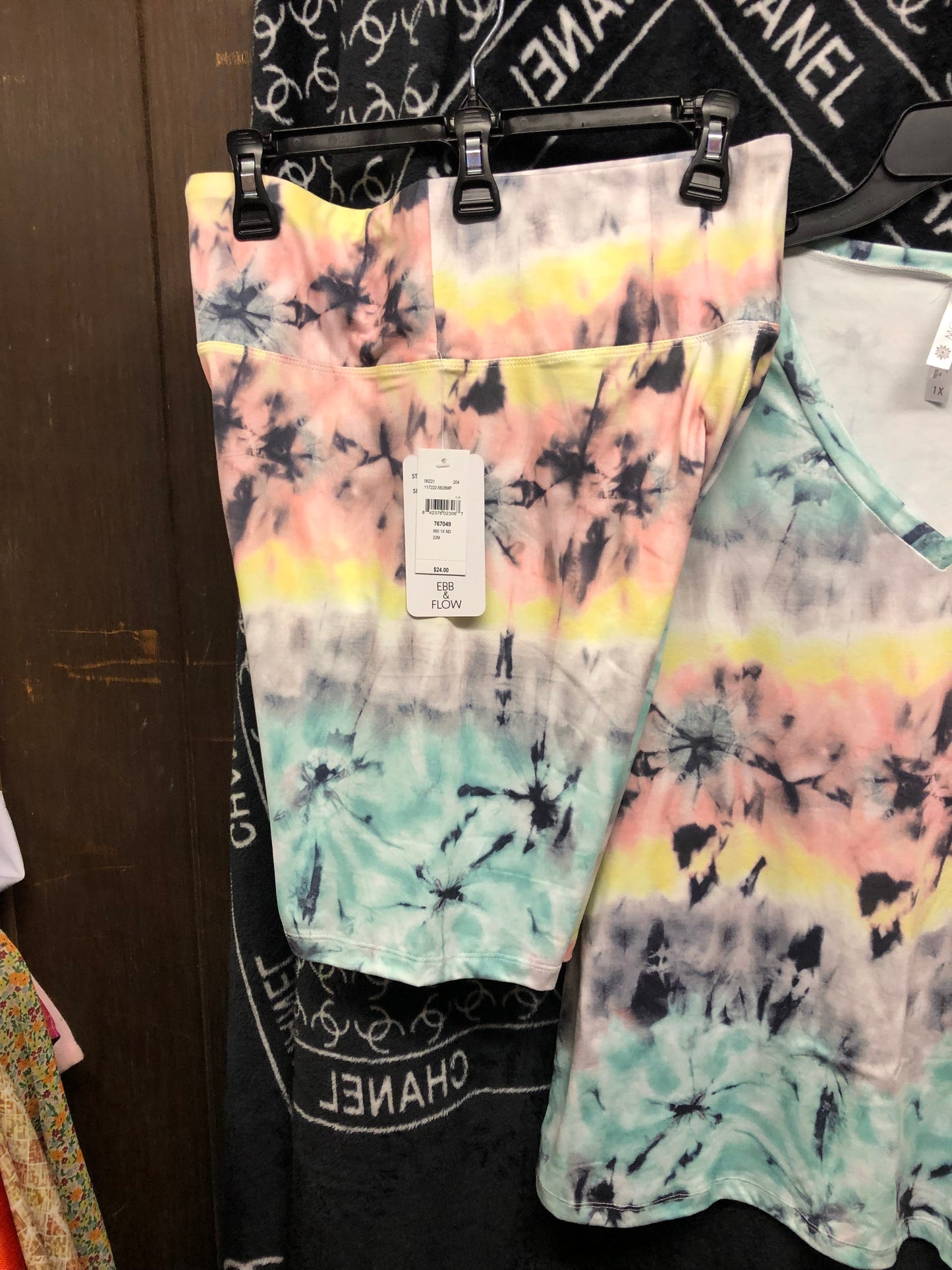 Womans Tie Dye Activewear Short Set Size 1XL