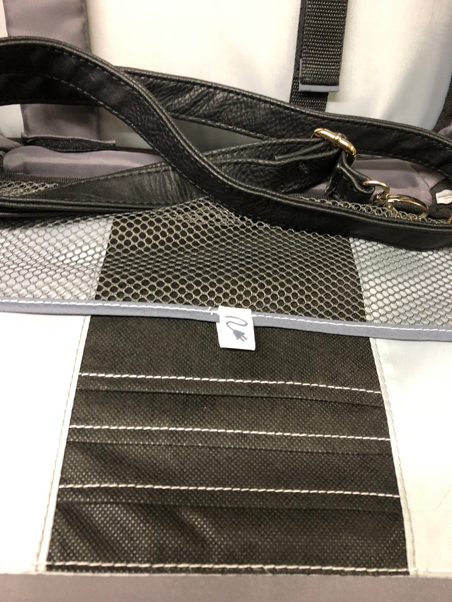 Clucth/Crossbody Padded Lab Top/Ipad Logic Case Double Zip Color Black