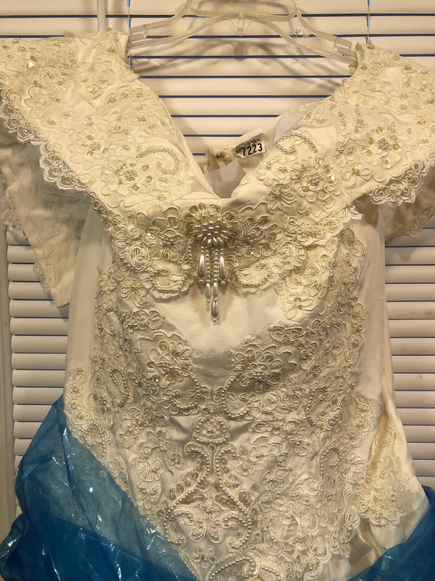Salina Bridal Wedding Gown Size 16 Color Off White