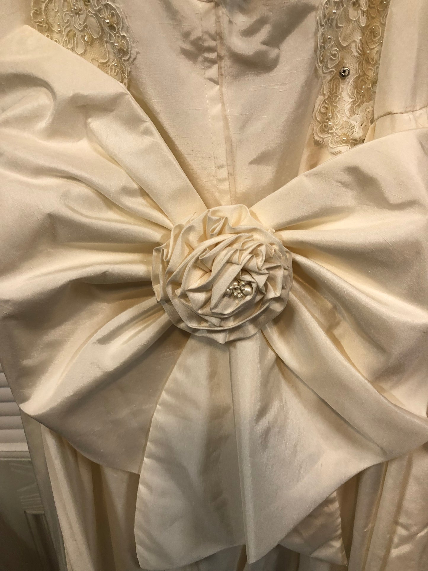 Salina Bridal Wedding Gown Size 16 Color Off White