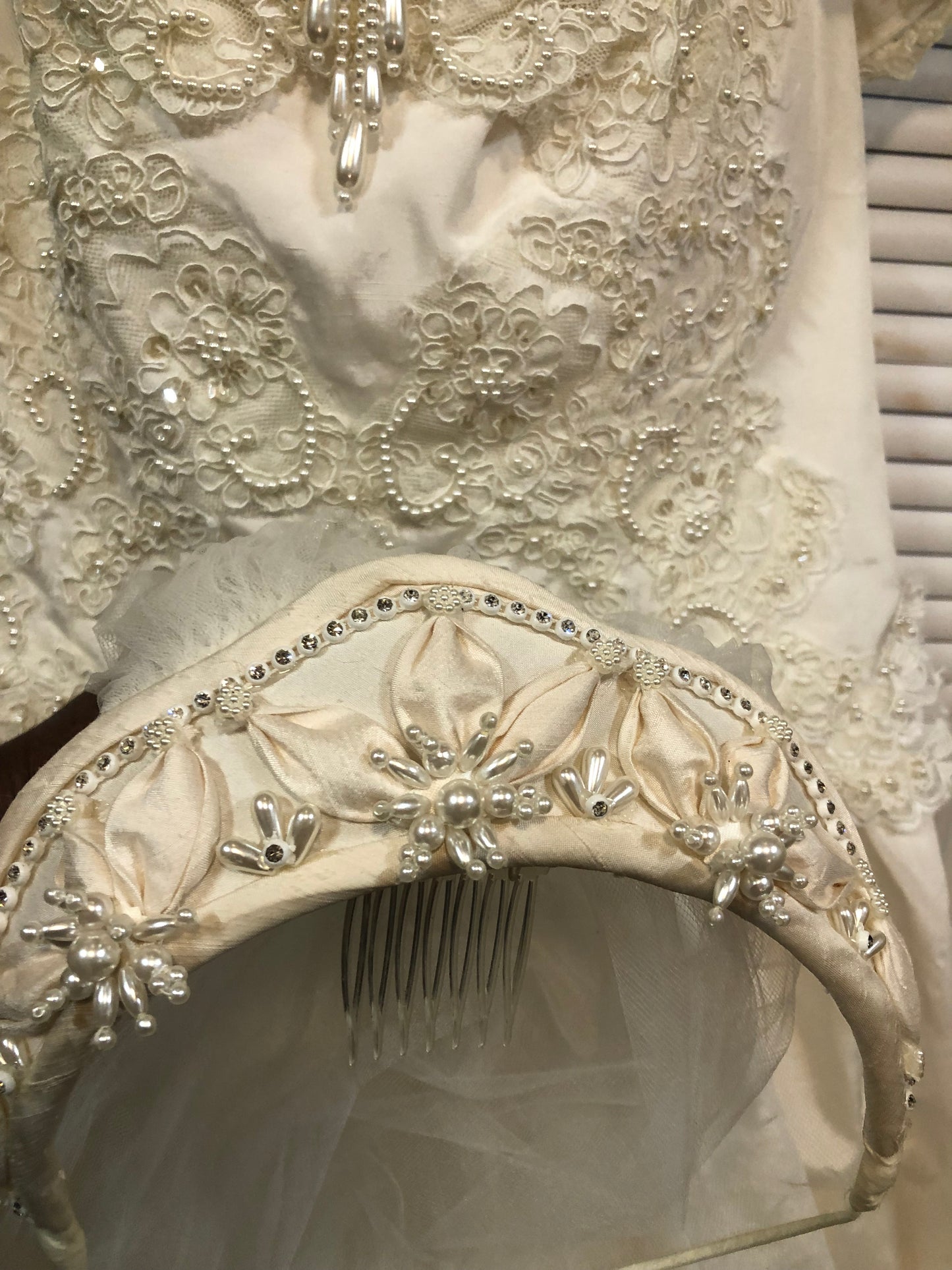 Salina Bridal Wedding Gown Size 16 Color Off White