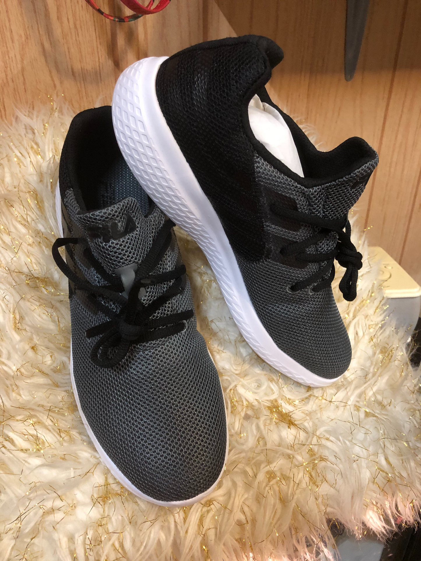 Men Fila Sneakers Shoes Size 9.5Black/Gray (Back In Stock) Also In Black/White(SALE)"Fathers Day Sale Going On Now.