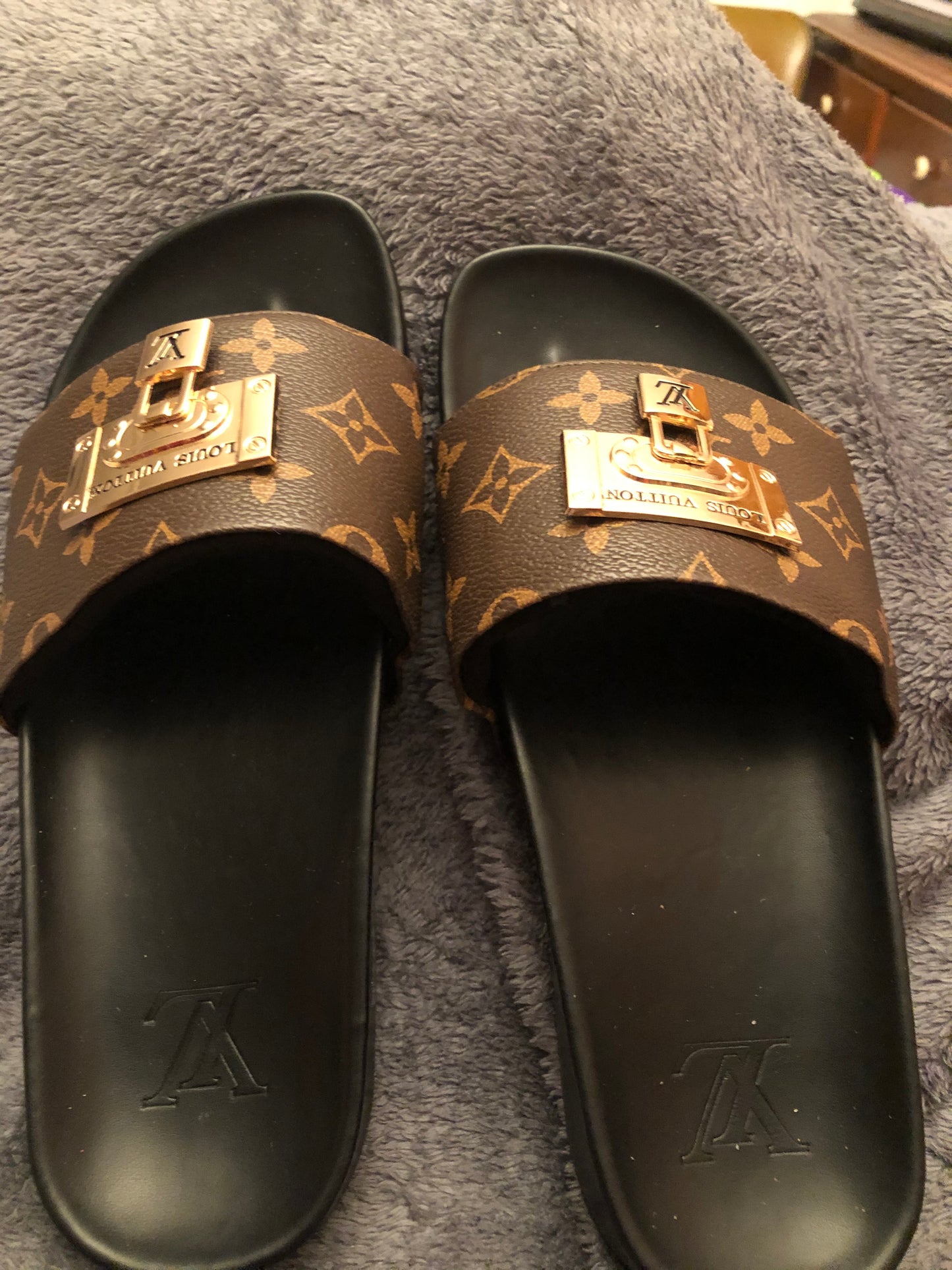Woman Flower Slides Size 9