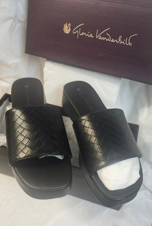 Woman Blanche Black Platorm Slides Size 8  Gloria Vanderbilt "New Arrival"