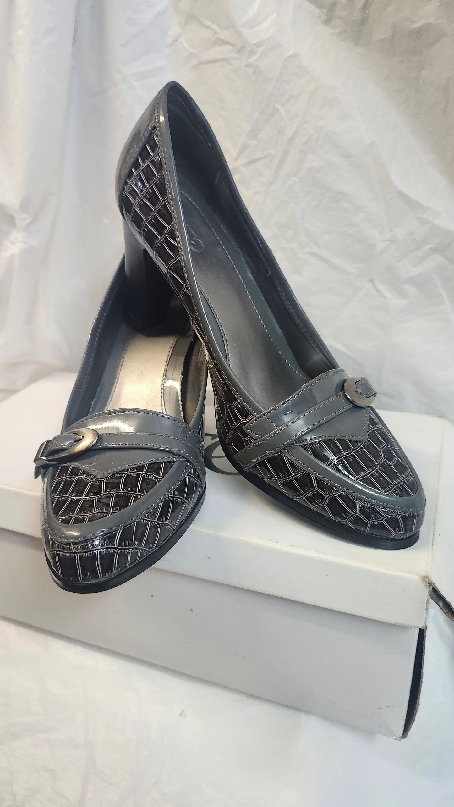 Womans Dress Heels Size 7M ColorMix Gray/Croco Block Heel Slip On Pre-Owned