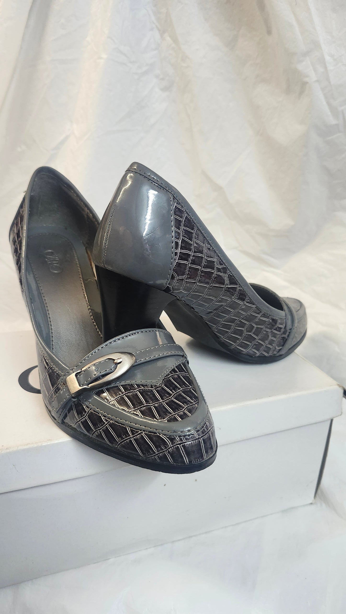 Womans Dress Heels Size 7M ColorMix Gray/Croco Block Heel Slip On Pre-Owned