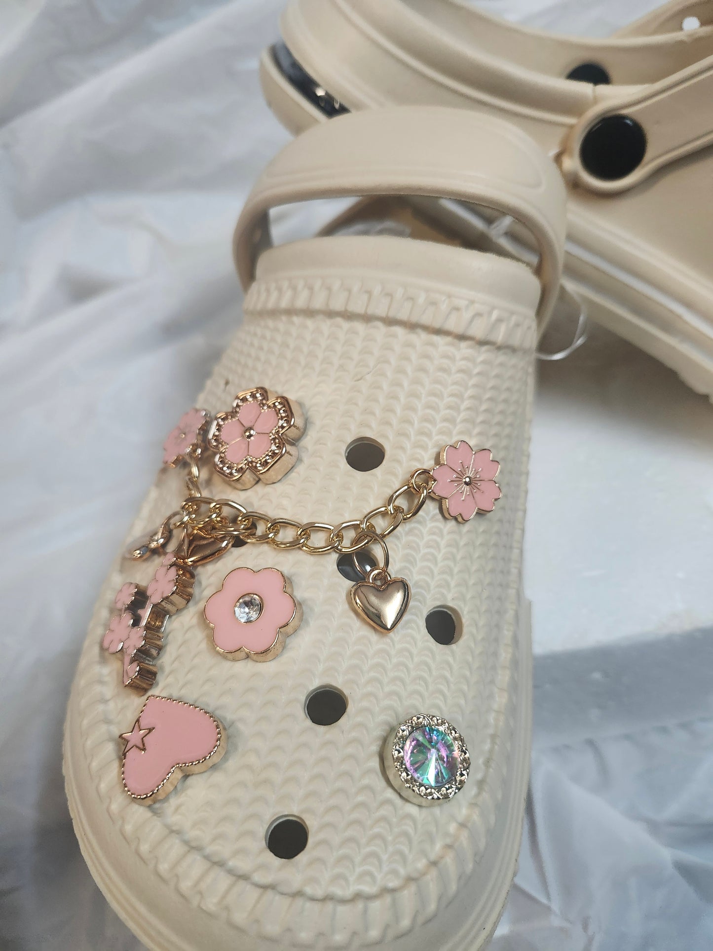 Womans Super Tack Clogs Color With Shoe Charms Size 9 Color Beige (New Arrival