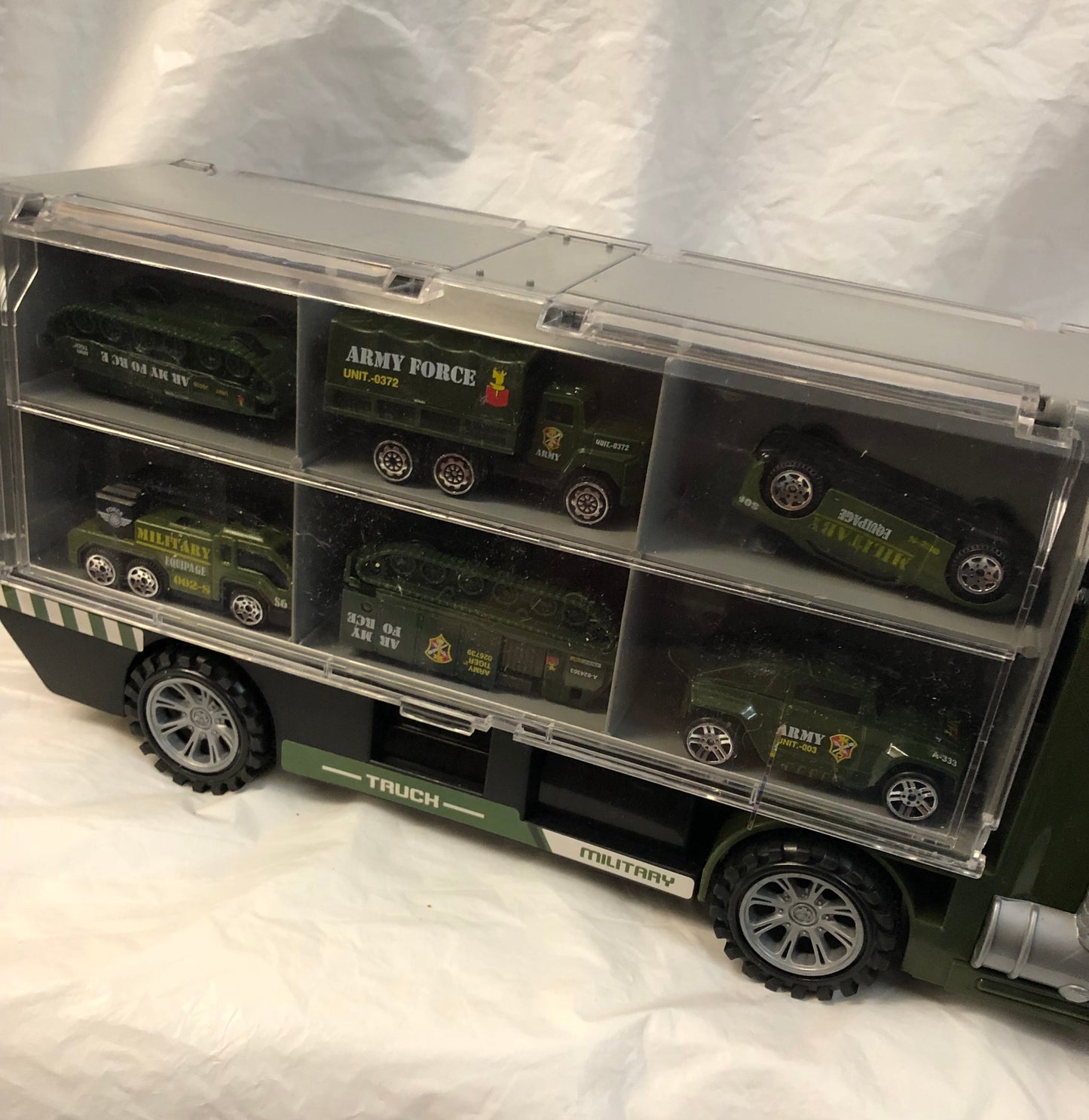 Military Carrier Truck Vehicle Toy Set  With Sound/Flashing Lights Ages 3&Up/ "New Arrival""