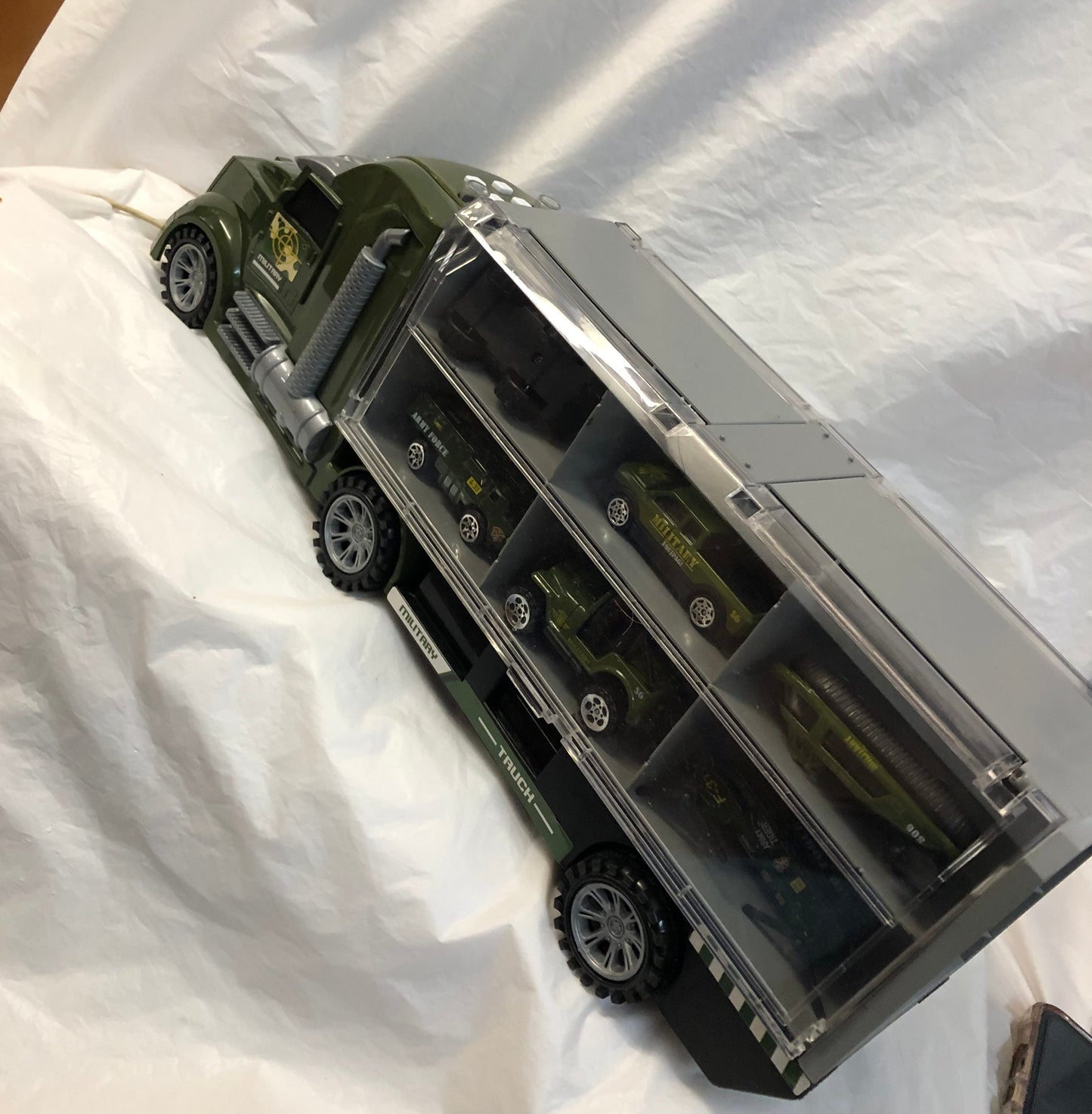 Military Carrier Truck Vehicle Toy Set  With Sound/Flashing Lights Ages 3&Up/ "New Arrival""