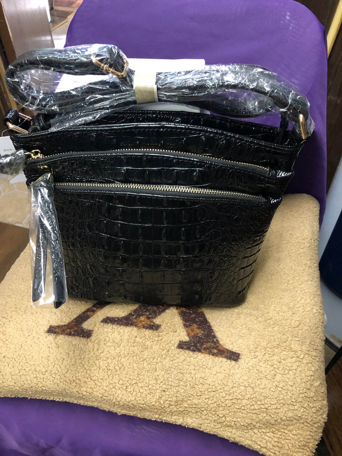 Woman Croc Crossbody Bag Color Black Great "New Arrival" Just In Time For Mother's Day