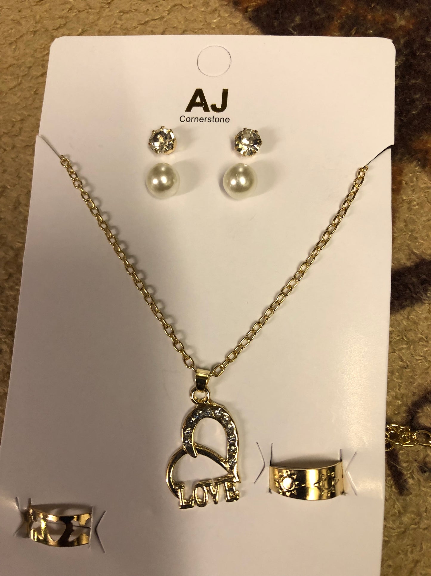 Fashion 5pic. Necklace Set.  Come In Gold Or Silver. "New Arrival" Great Gift For The Graduates.