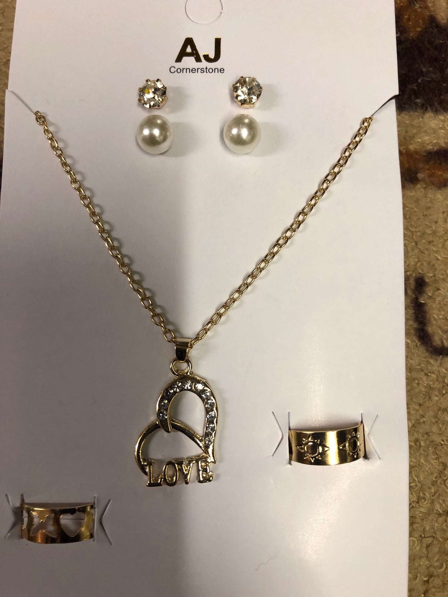 Fashion 5pic. Necklace Set.  Come In Gold Or Silver. "New Arrival" Great Gift For The Graduates.