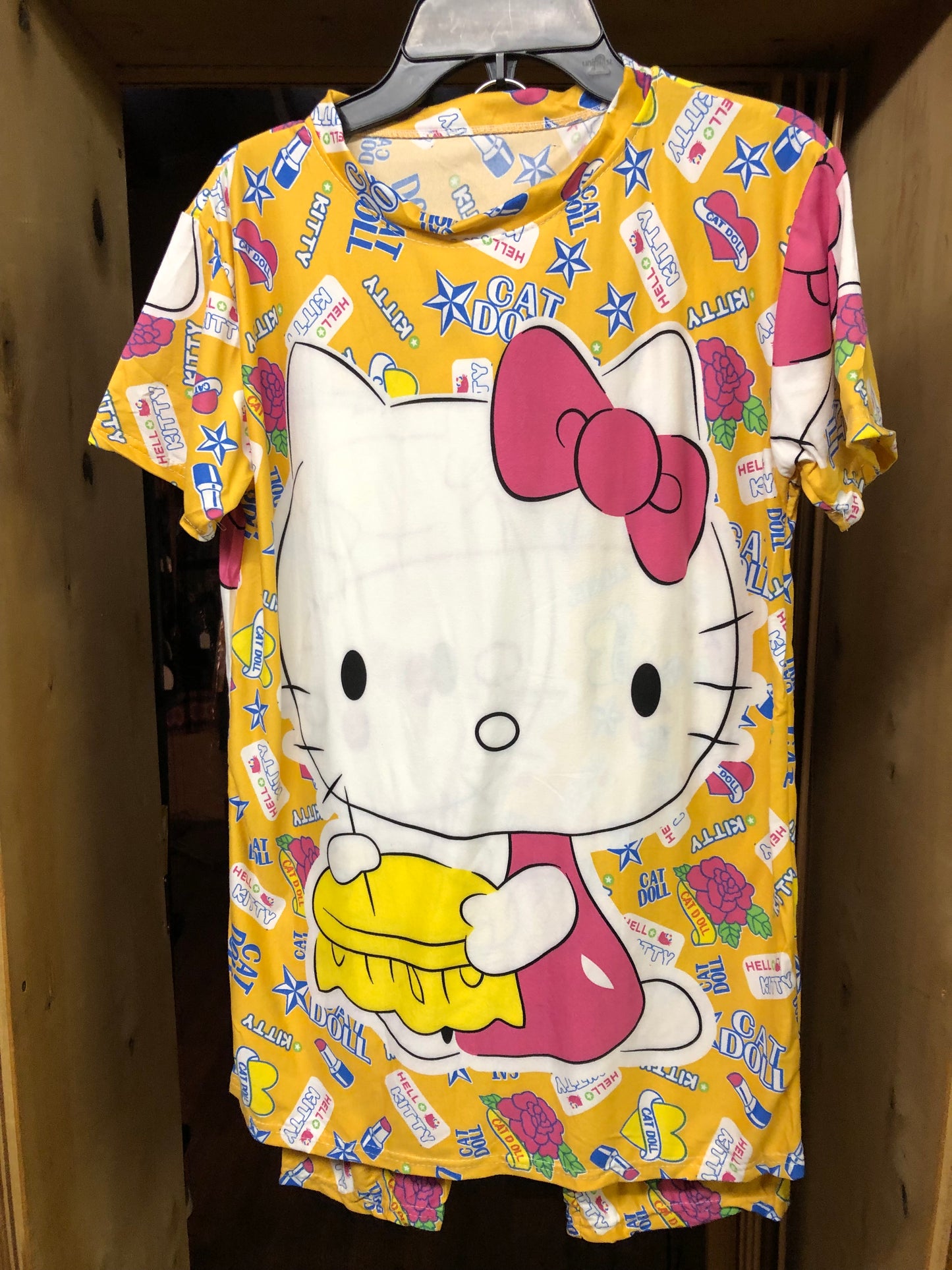 Girls 2 Pic.  Hello Kitty Set "New Arrival" Size Med/Large