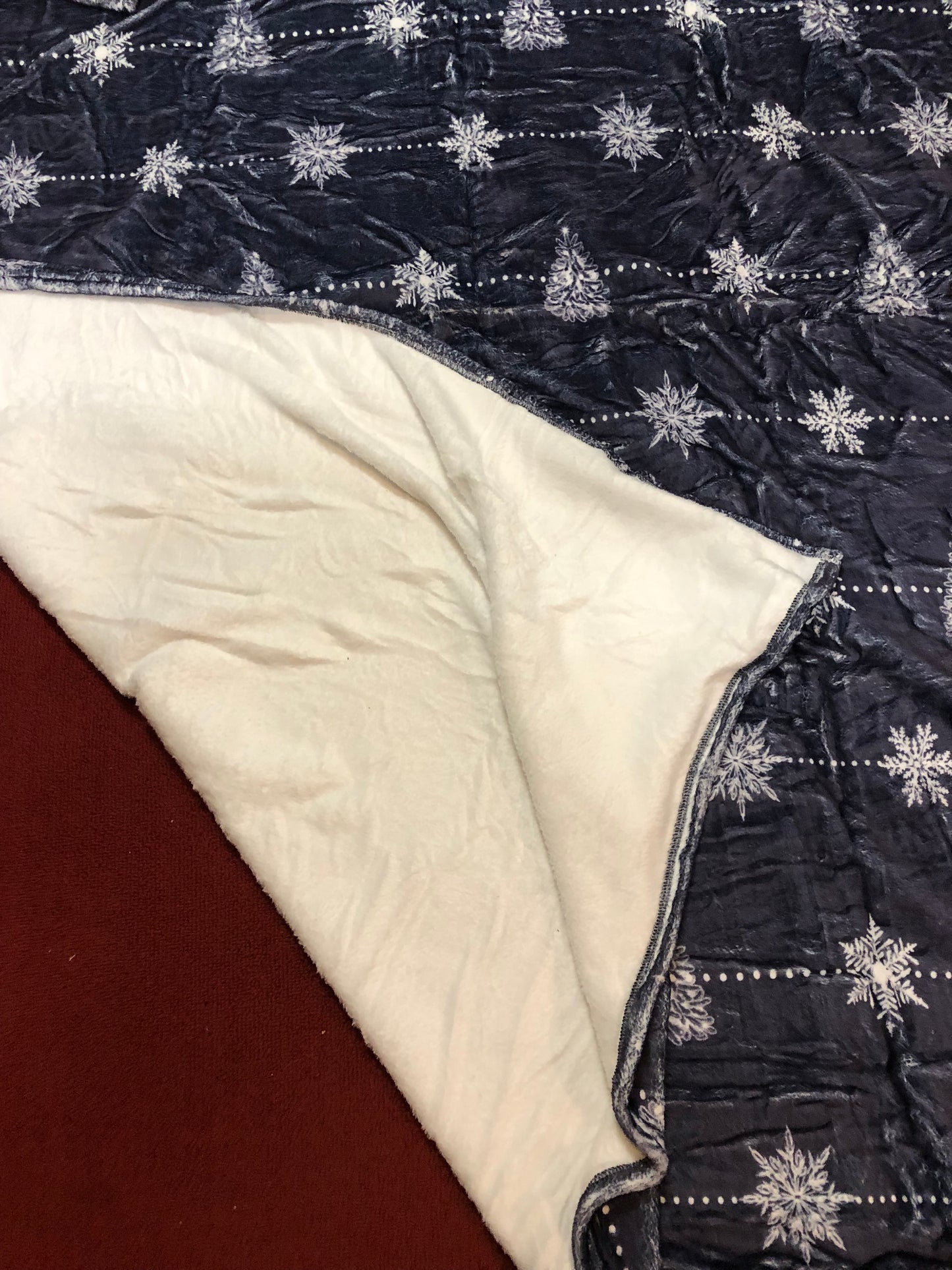 Christmas Throw Blanket Multi/Blue Snow Flakes Design Size 80X60 New Arrival
