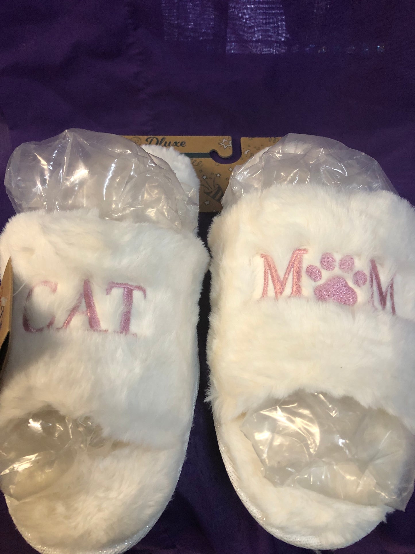 Woman Bed Slippers(Great For The Cat Lover) Color Off White Size L (9-10)"New Christmas "SOLD OUT Arrival"