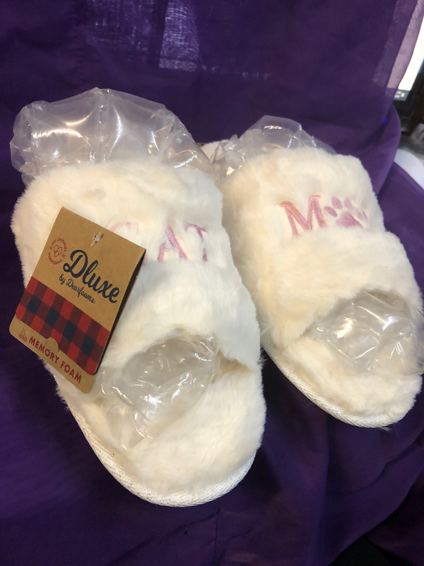 Woman Bed Slippers(Great For The Cat Lover) Color Off White Size L (9-10)"New Christmas "SOLD OUT Arrival"