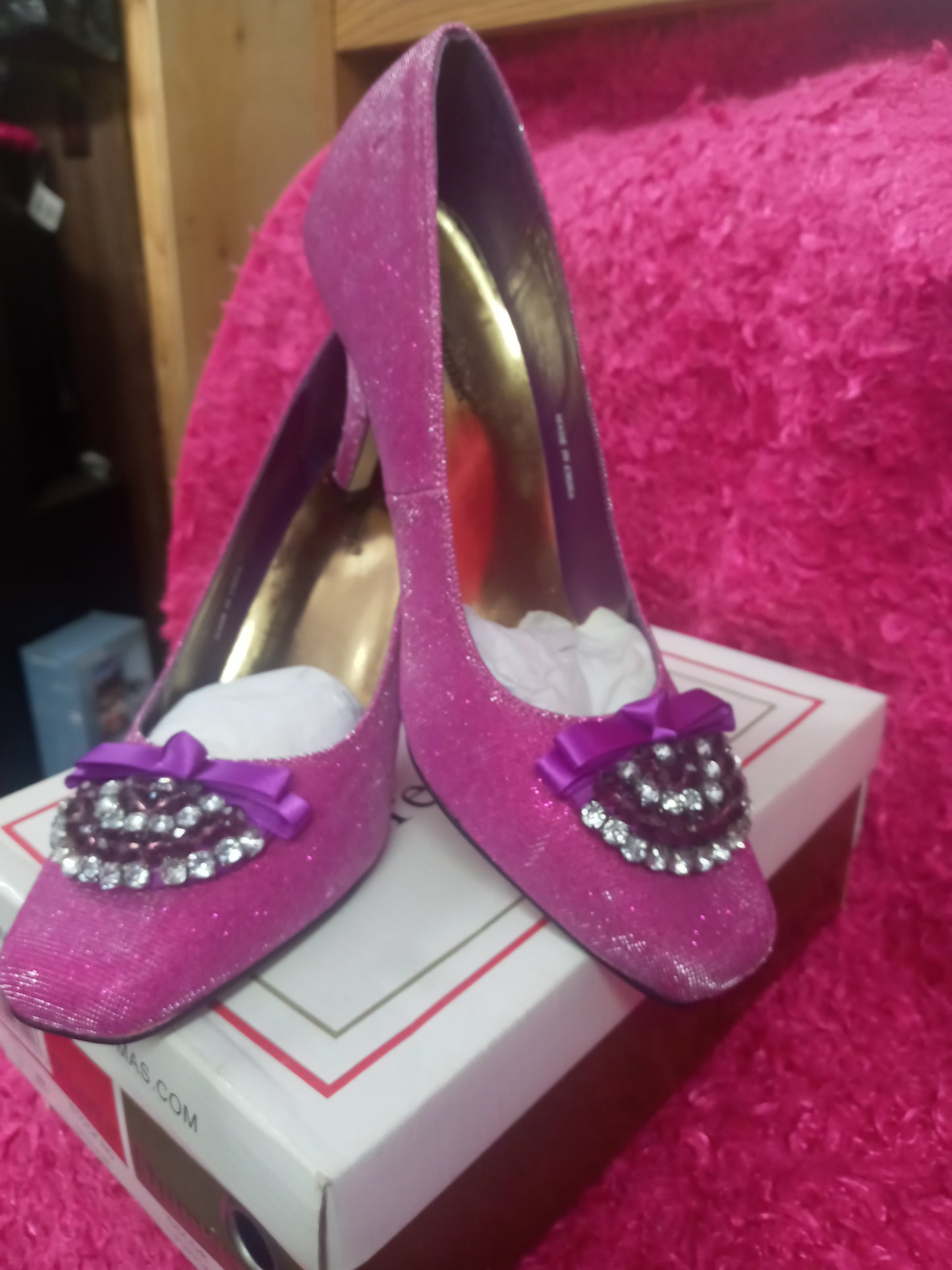 Womans  Bow & Stone Detail Pump Dress Shoe Size 8M Color Purple
