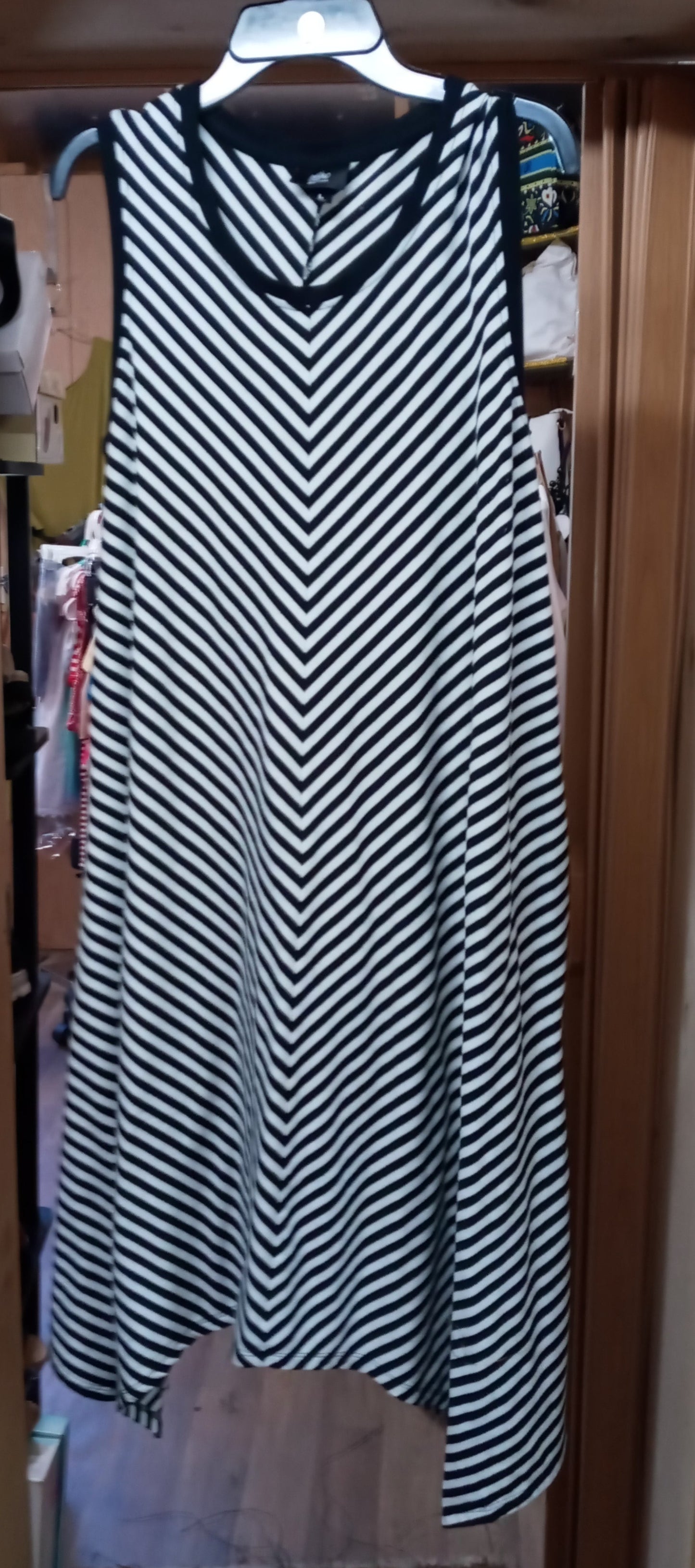 Woman Black and White Zebra Print Dress Size L Sleeveless. "New Arrival" SOLD OUT