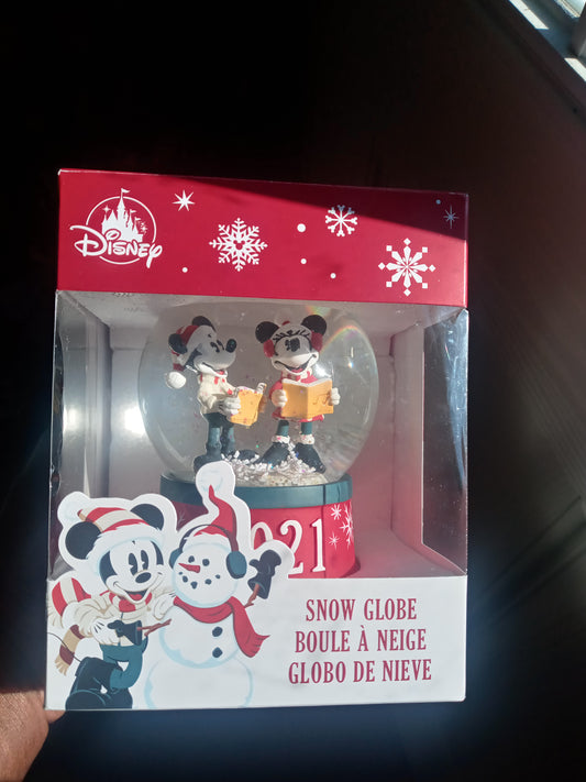 Disney Mickey & Minnie Mouse Snow Globe 2021