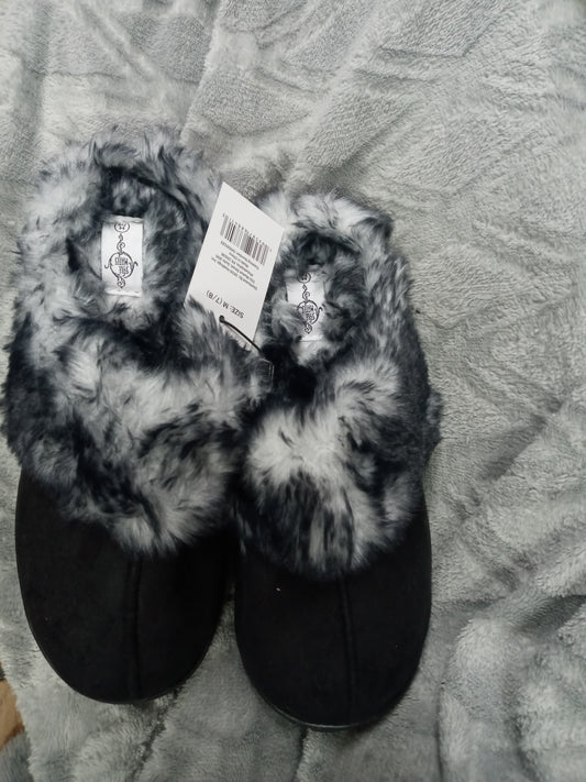 Woman Fuzzy Fur Bed Slippers(SOLD OUT)Of The M 7/8 ONLY AVAILABLE Size L 9/10 Color Blk/Gray "New Arrival"