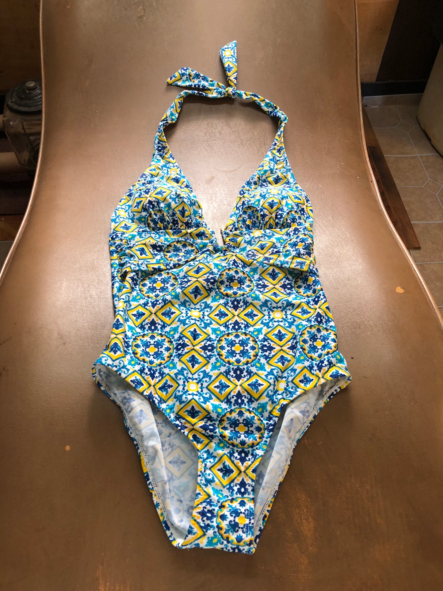 Womans One Piece Swimsuit Size 8 Multicolors By Nicole Miller