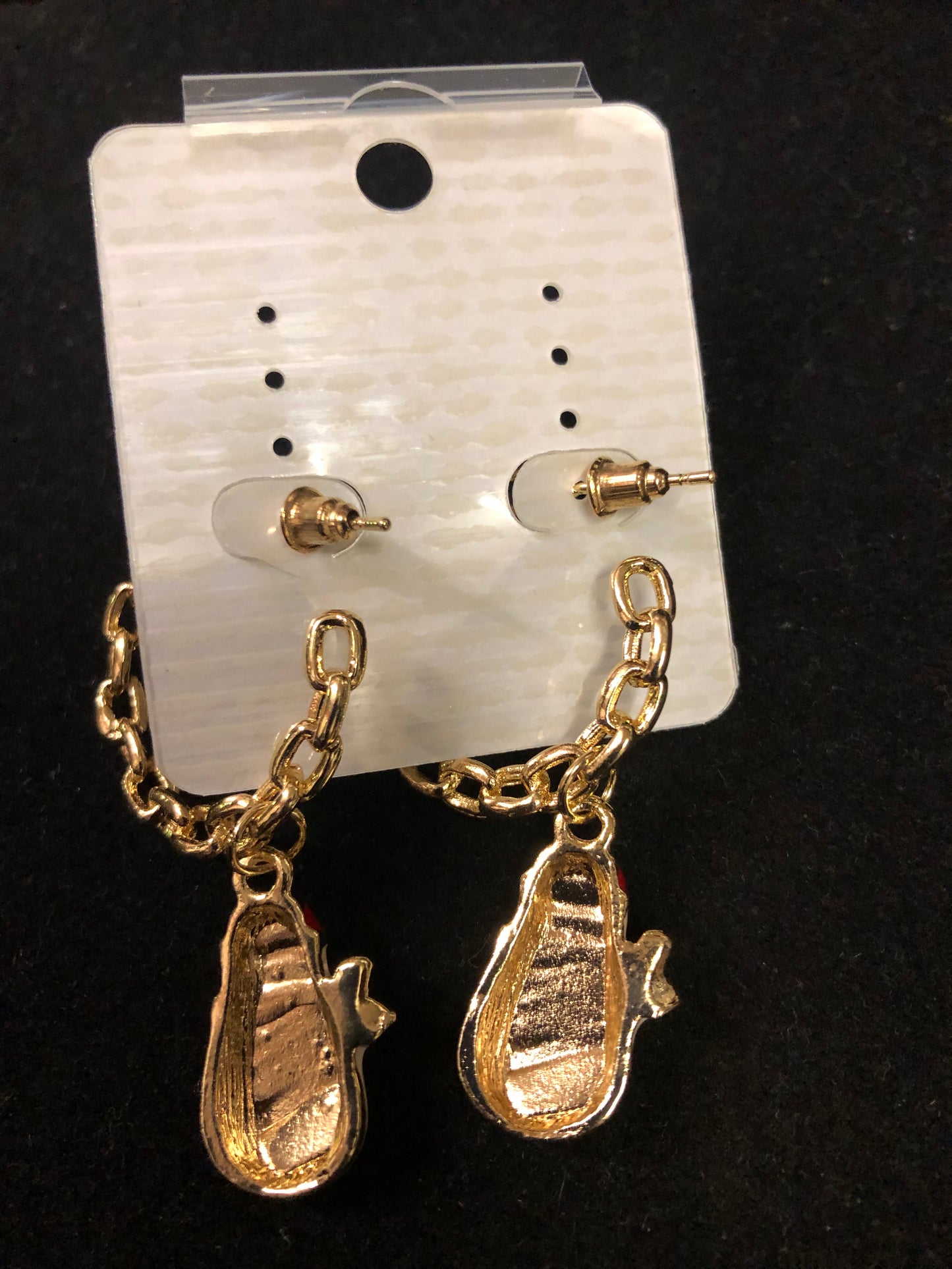 Woman Fashion Earrings "New Arrival" Just In Time For Christmas.