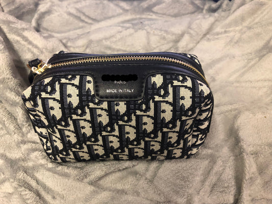 Womans Small  D Wrislet Bag Color Black