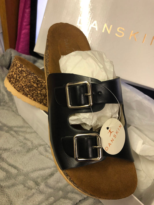Womans Danskin Wedge Sandals 2 Buckle Adjustable Strap Size 9