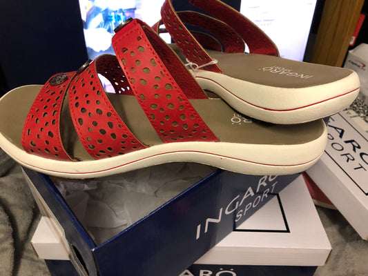 Womans  Ingaro Sports Slides Size 9